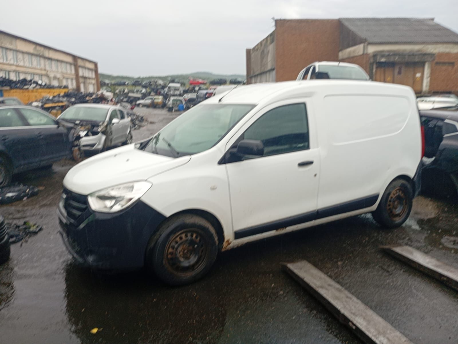 Dacia doker 1.5d 2014 avariat