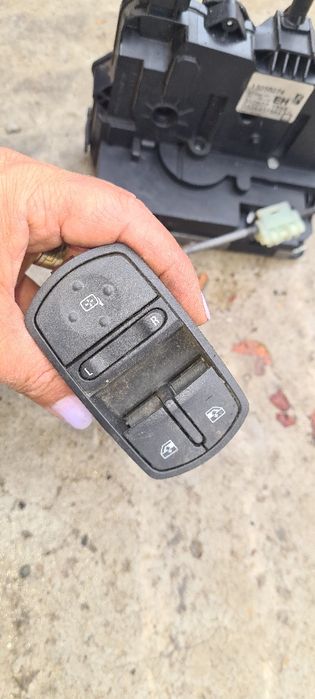 Oglinzi,fete usi ,broaste,butoane opel corsa d nonfacelift