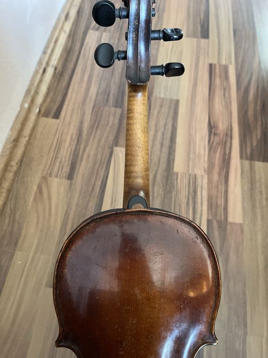 Vioara veche , sunet puternic