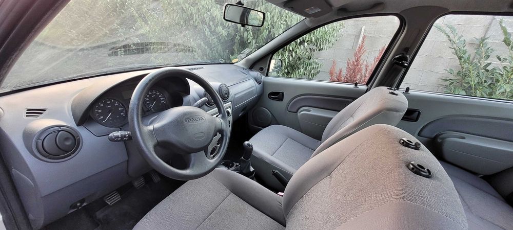 Vand Logan doar 54.000 km la un preț decent