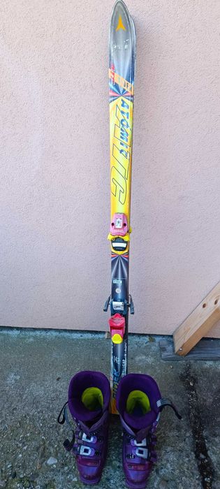 Clapari Nordica Flex 240-245 si schiuri Atomic Rider 142 cm