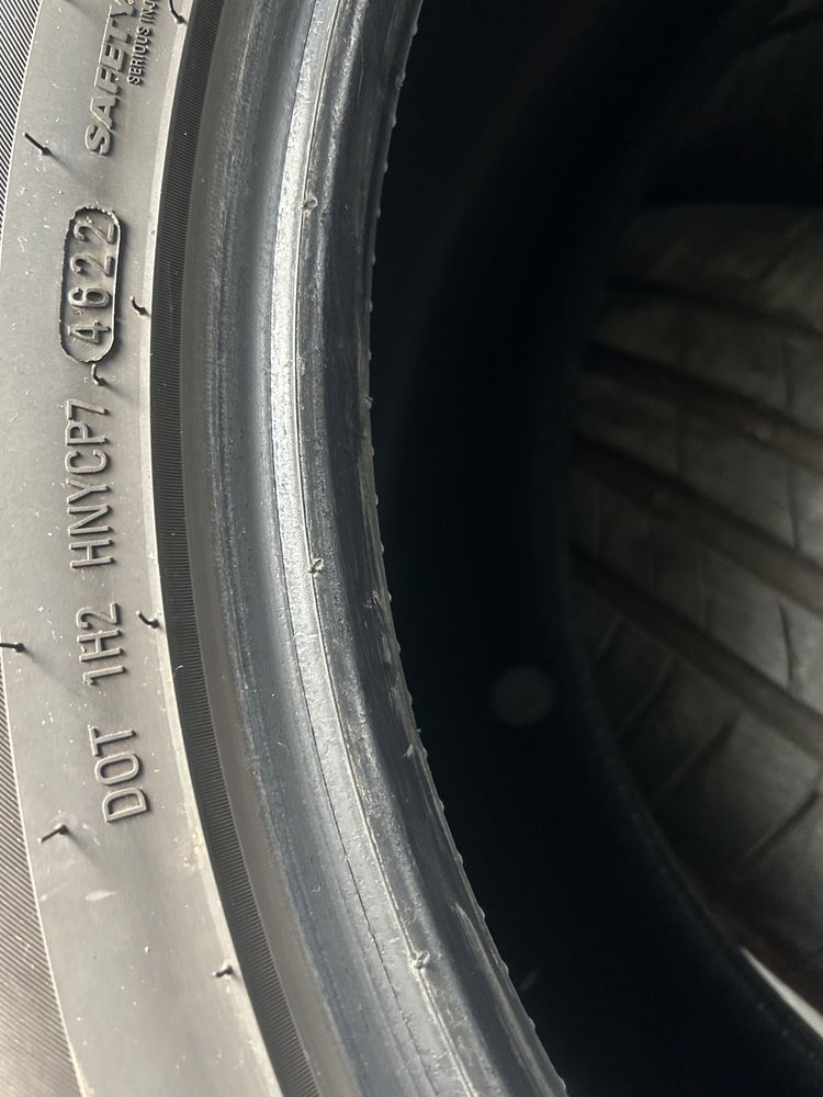 Set kumho vara 275/50/20 .dot 46/22.