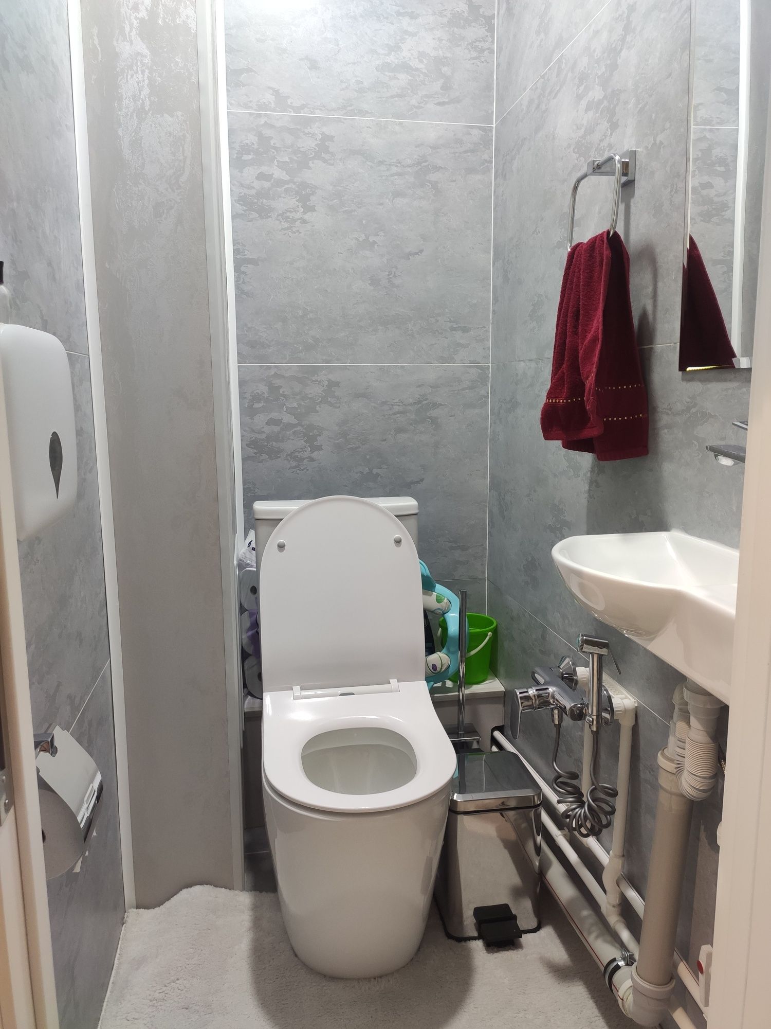 Продается квартира 4/6/9 Сергели-5 2х6 балкон