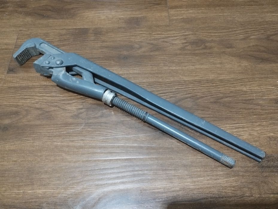 Разводной ключ для сантехники