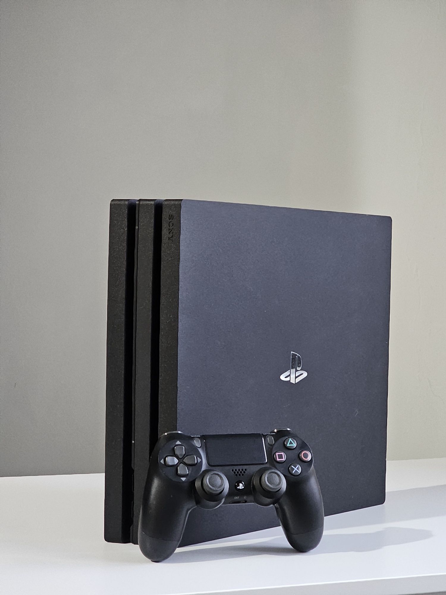 Ps4 pro 1TB + Gta 5 + Controller sony , Playstation 4 pro