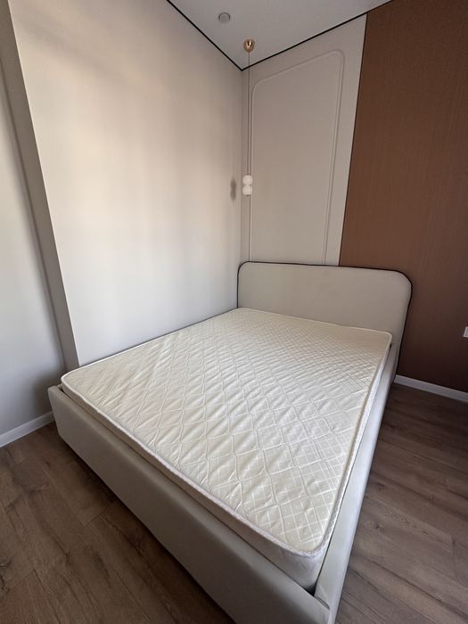 Кровать новая с матрасом