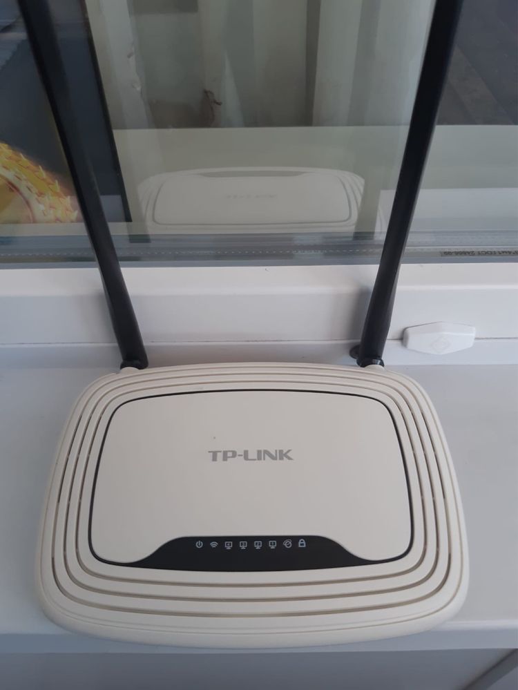 Роутер TL-WR841N, Wireless, 300 Mбит/c. Рабочий, в отличном состоянии
