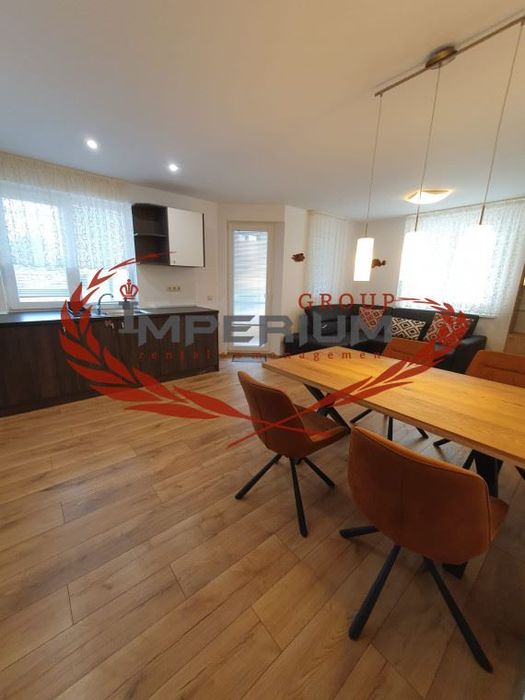 Дава се под наем Двустаен апартамент в Варна, Център - 65 кв.м за 586.5 € - Снимка #1