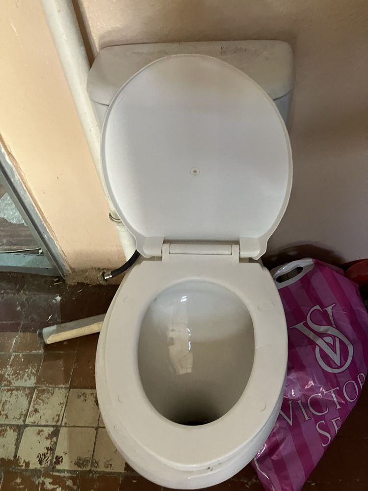 Ishlatilgan unitaz sotiladi, umuman nuqsoni yo’q