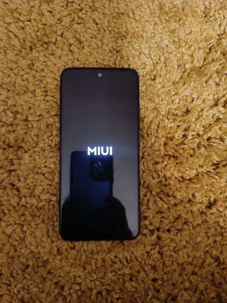 Xiaomi Redmi Note 10 с калъф и протектор