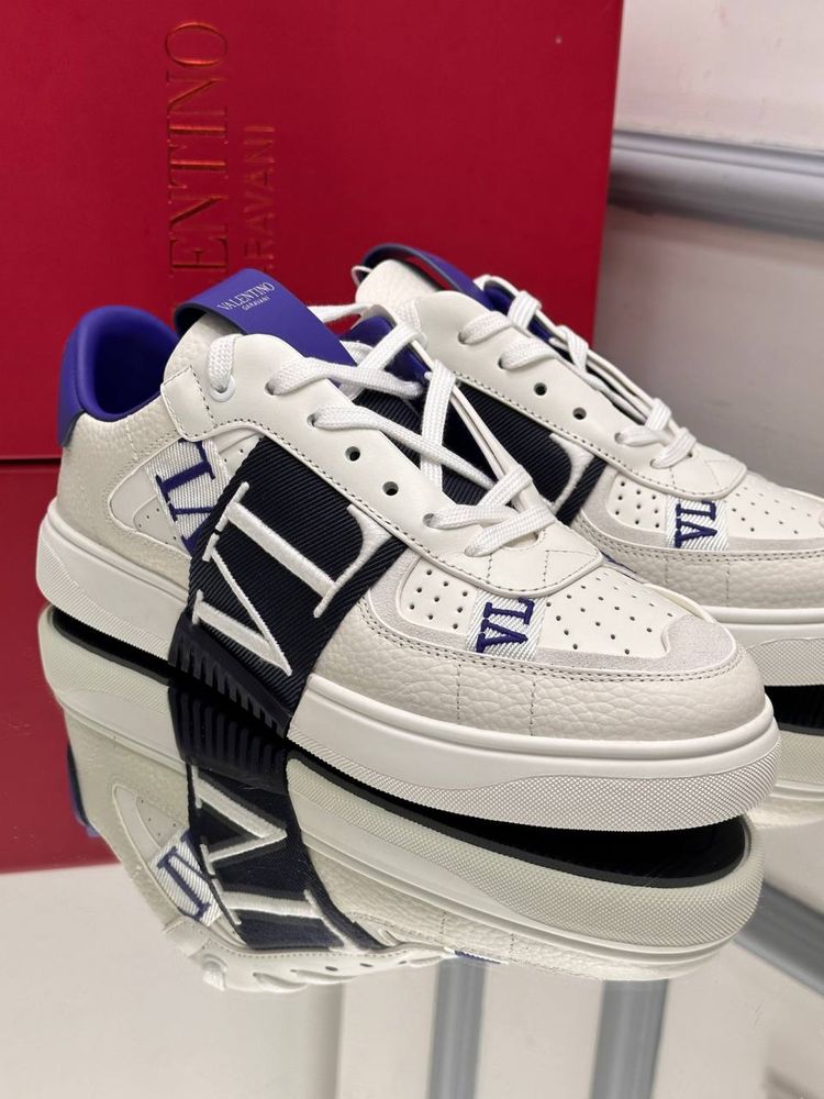 Adidasi Valentino Garavani model nou premium