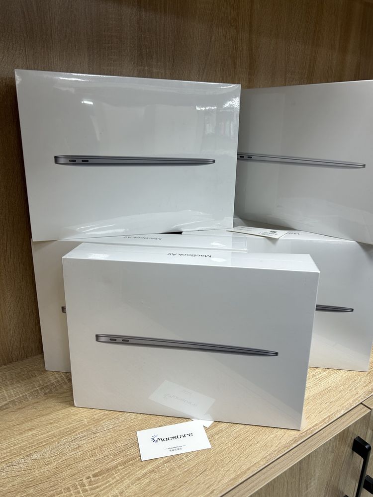 Macbook Air 2020 M1 8/256Gb New LLA no active