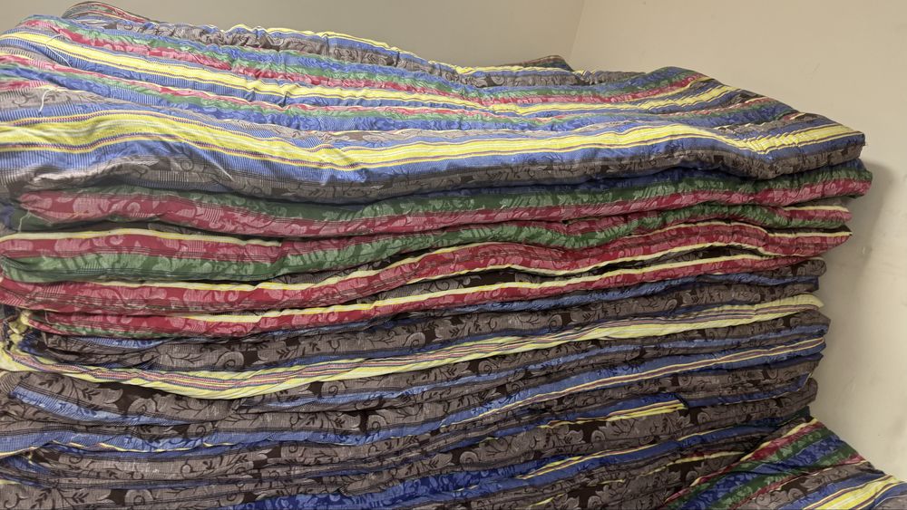 Продам матрасы одеяло подушки комплект постельного белья