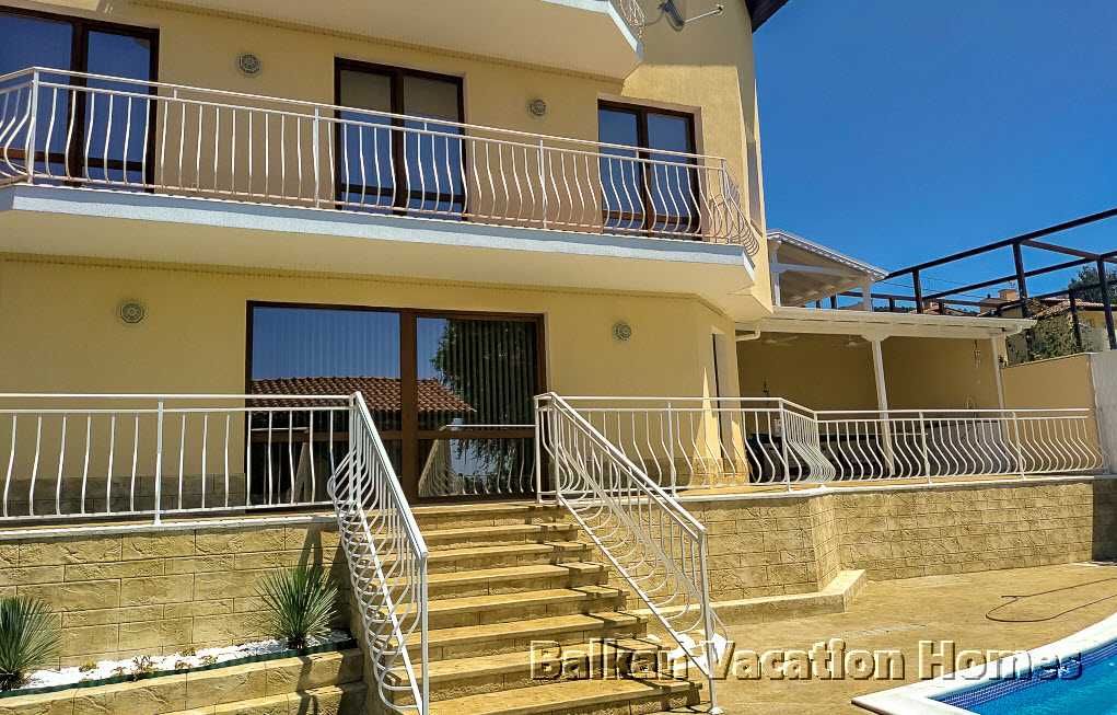 Продава се Къща в с. Кошарица, Област Бургас - 251 кв.м за 1176 €/кв.м - Снимка #1