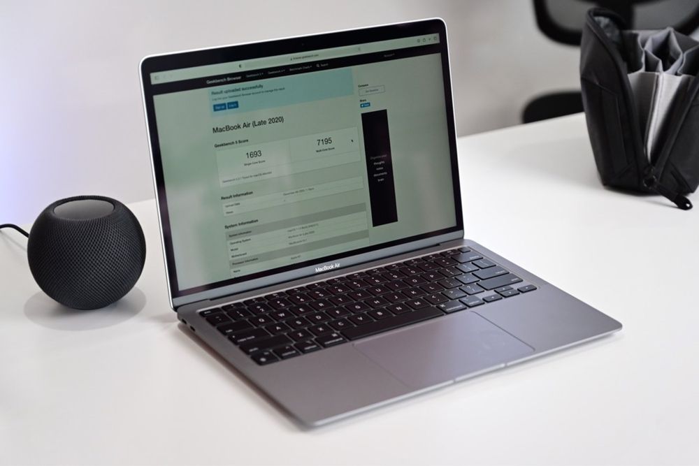 Macbook Air M1 8GB ram 256GB storage