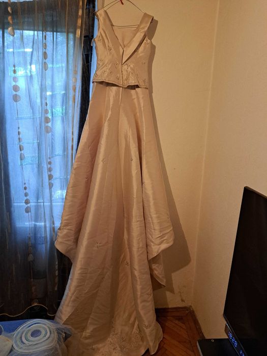 Rochie de mireasa in stare perfecta completa cu