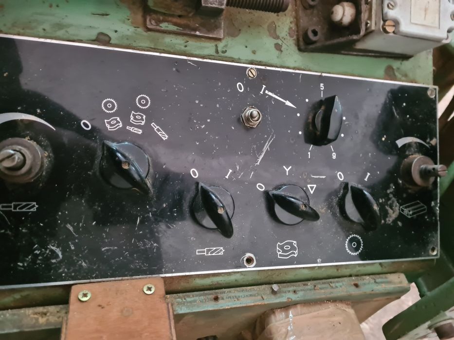 циркуляр фреза пробивна глава  с хидравлична карета,