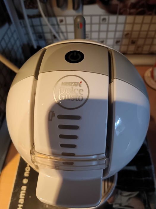 Кафемашина Крупс нескафе долче густо