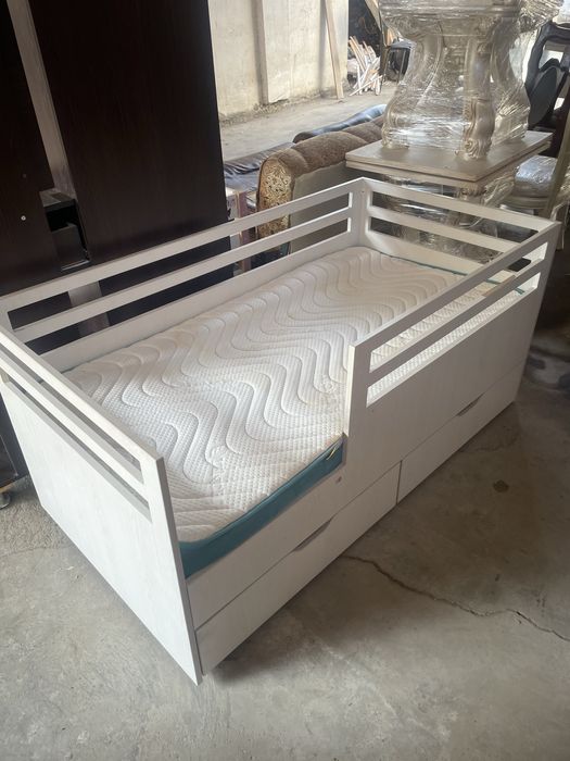 Продается детская кровать в хорошем состоянии