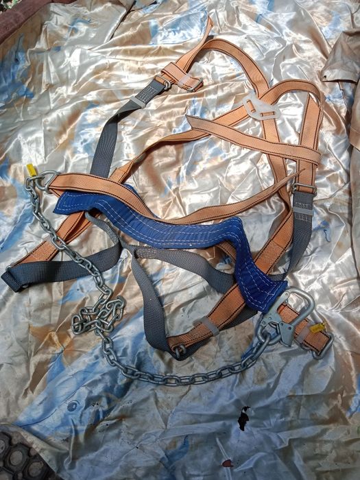 Пояс монтажный трёх точечный.