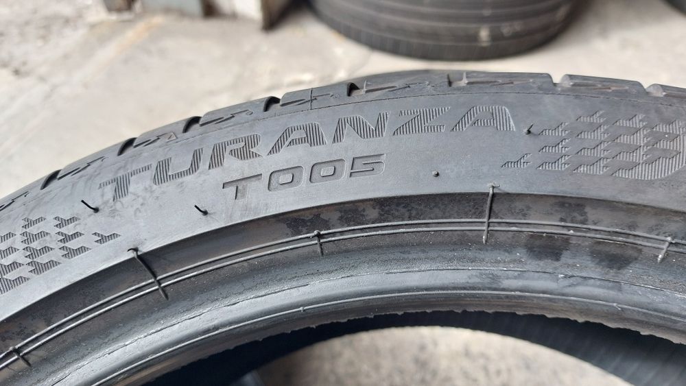 Летни гуми 235/40/19 Bridgestone Turanza T005 2 броя