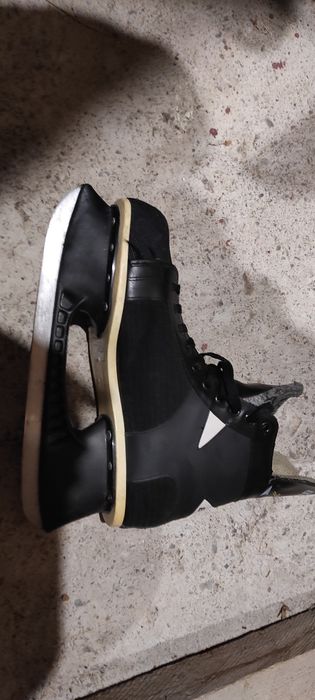 Clăpari și patine de vinzare