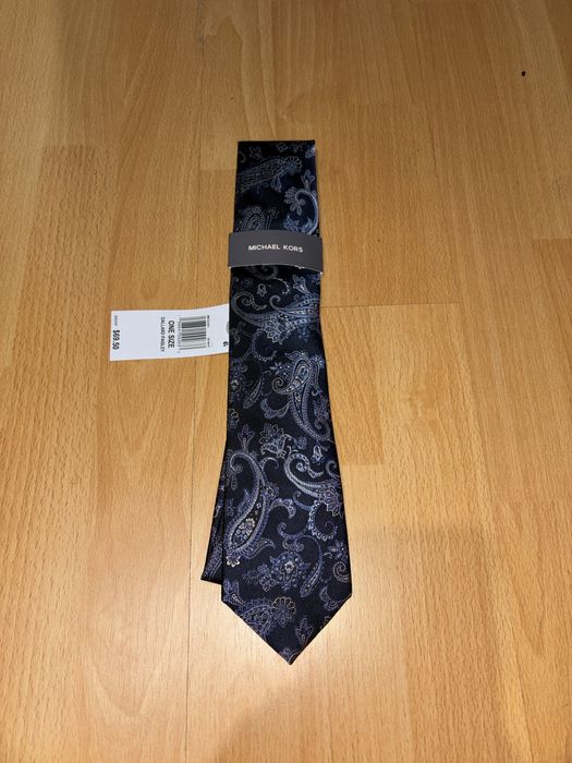 Cravate michael kors si calvin klein noi