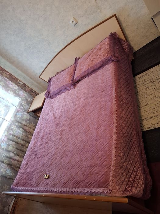 Продам  спальный гарнитура