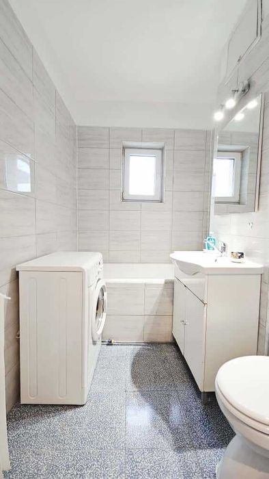 Titulescu, Victoriei, apartament 3 camere decomandat