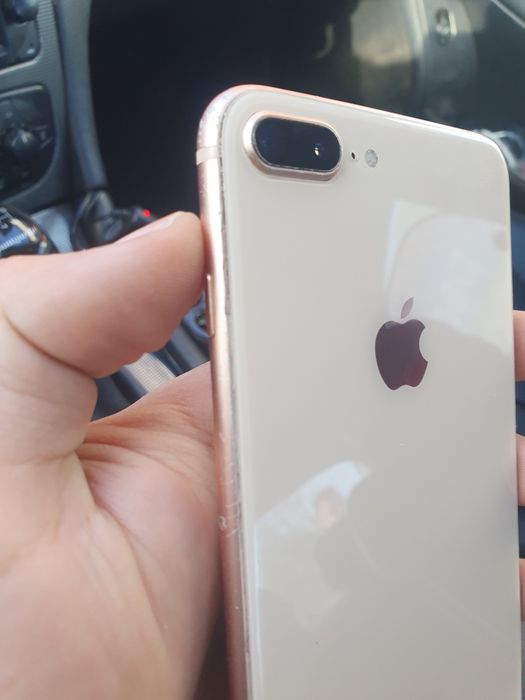 Vând iPhone 8 plus