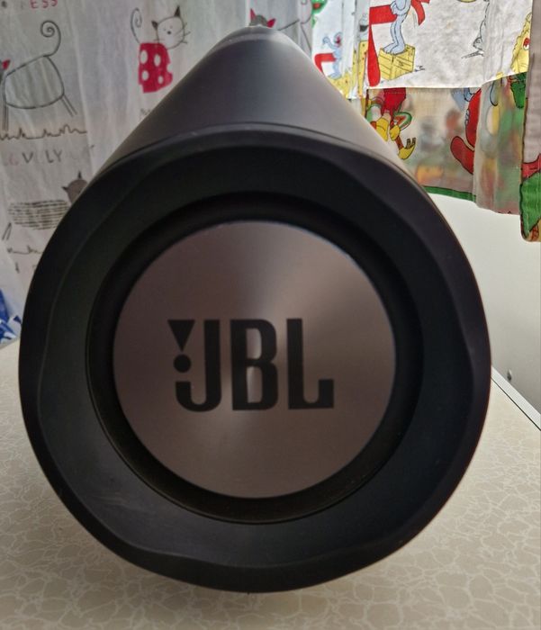 Jbl boombox înlocuită placa de baza cu amplificator