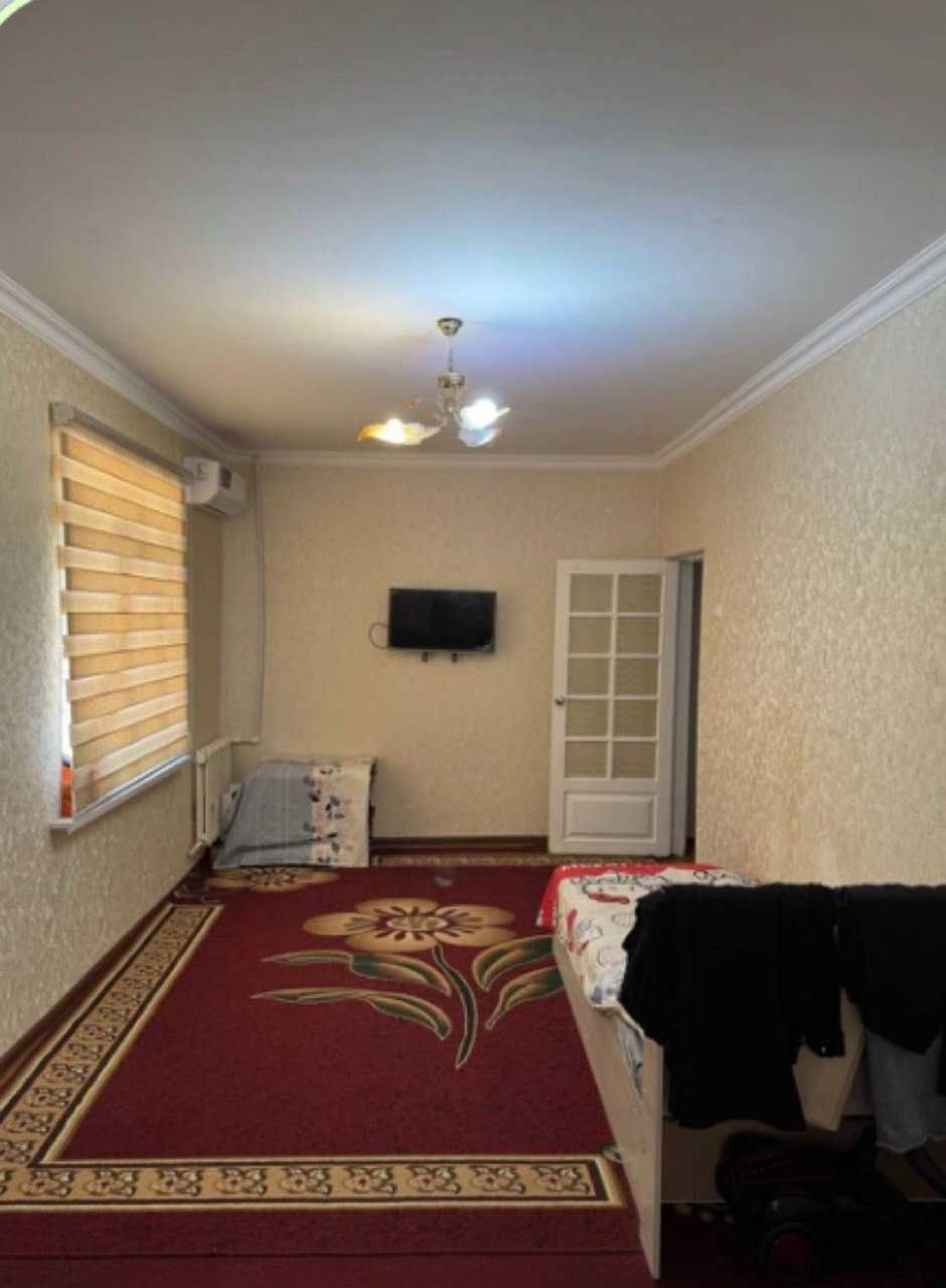 ЛАБЗАК 1в2 2 этаж супер локация и квартира. Кирпич. 43м2.