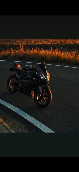 Vând Yamaha YZF R125