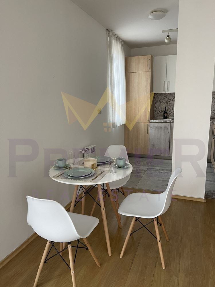 Дава се под наем Двустаен апартамент в София, Кръстова вада - 76 кв.м за 800 € - Снимка #2