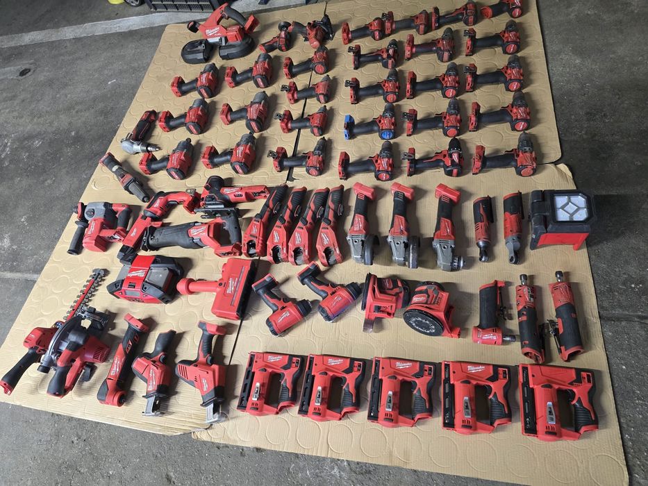 Vând angro scule milwaukee