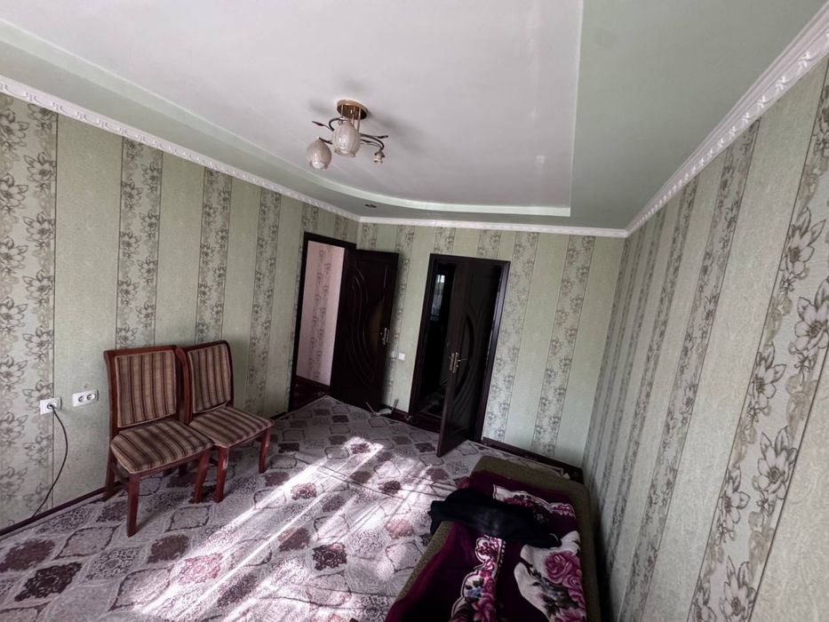 Чиланзар 4.  Метро Мирзо улугбек.  Аренда ! 3 Х комнатная