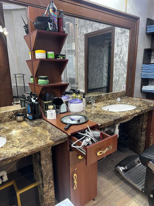 Для барбершопа зеркало