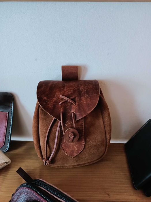 Borsetă nouă din piele