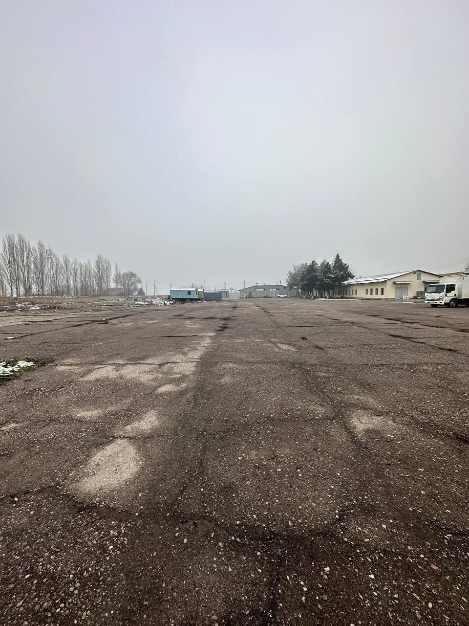Чирчик Продаётся  Готовая база или 
Можно как земельный участок