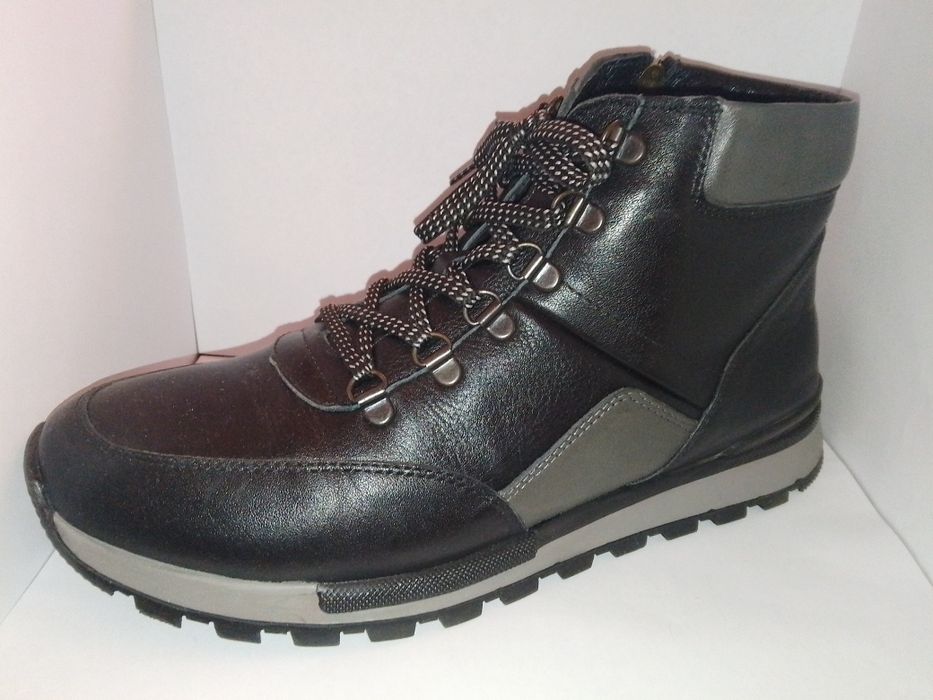 Чисто нови зимни обувки