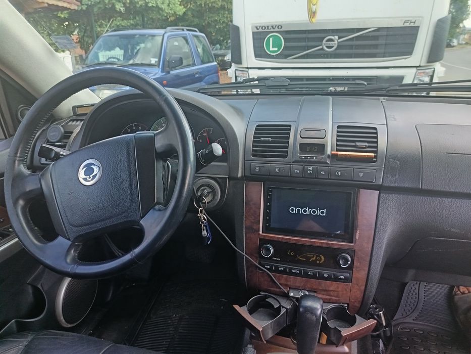 Санг йонг Рекстън