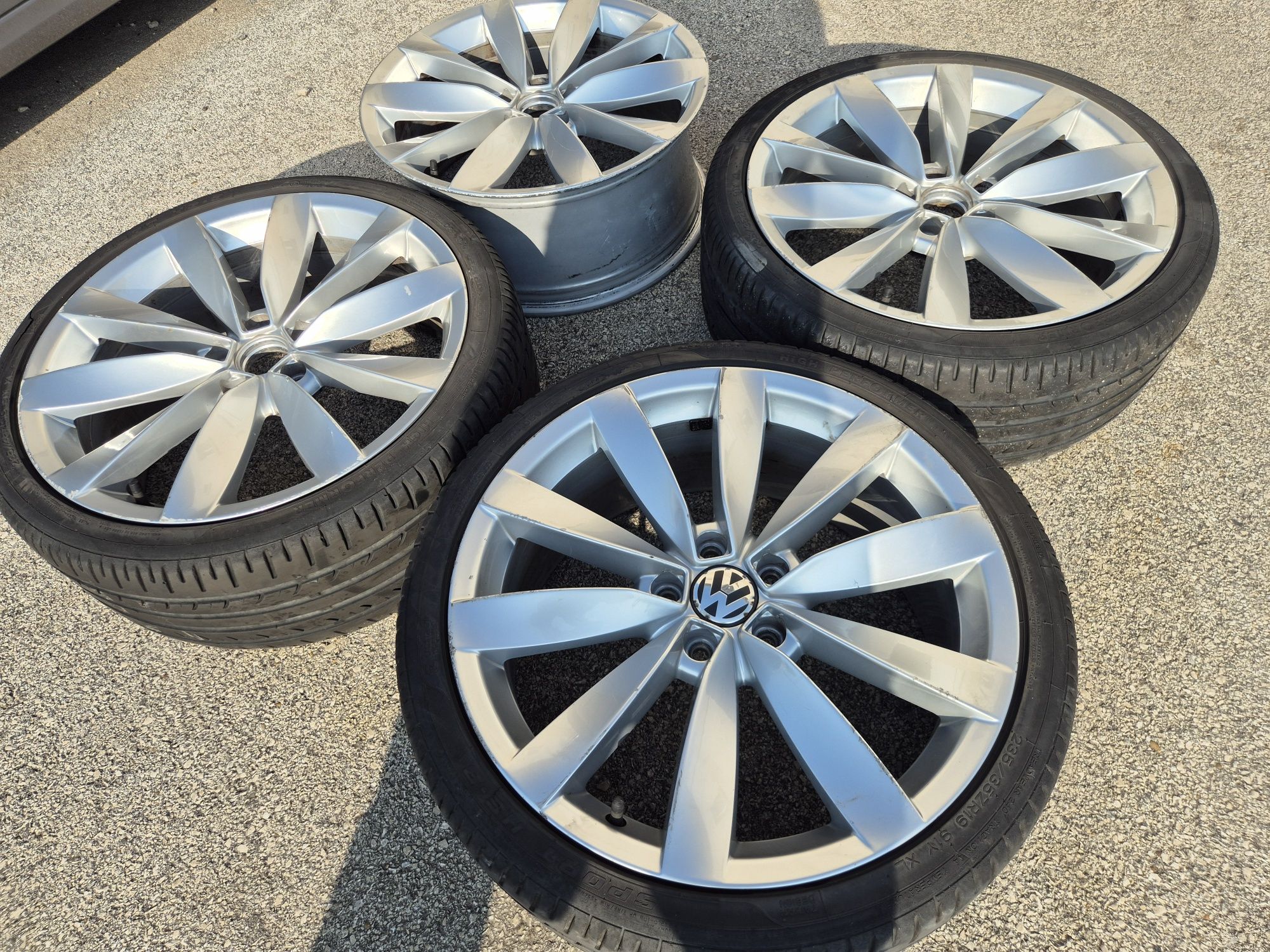 5х112/19 с гуми VW Passat CC Arteon Skoda 5x112/19 Фолксваген Шкода