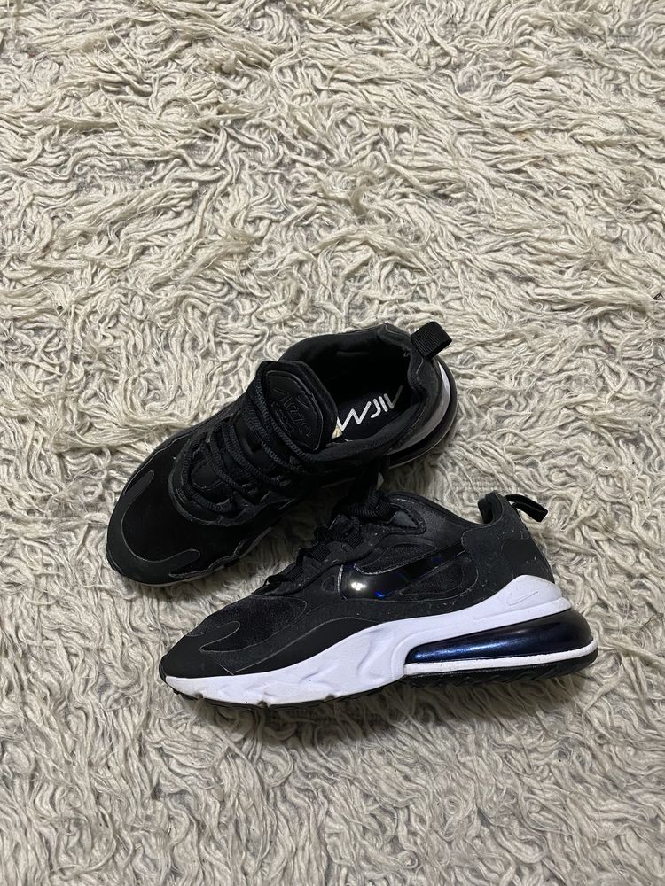 Adidași Nike Air MAX 270