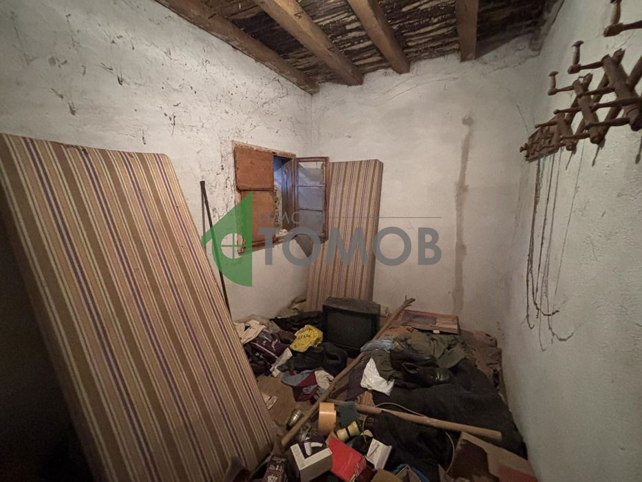 Къща с голям двор в село Найденово