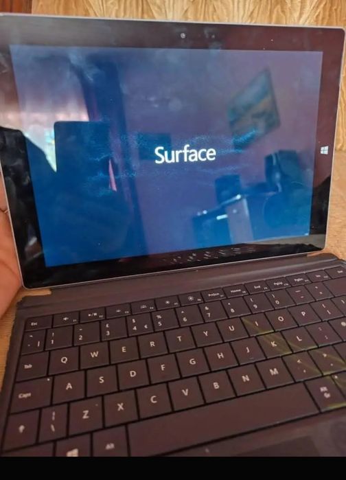 Tabletă cu tastatura
