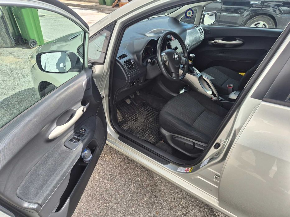Toyota Auris 1.4D 90ps