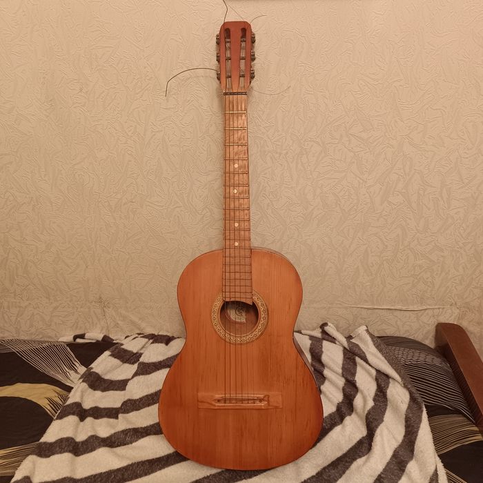 Гитара 6 струнная