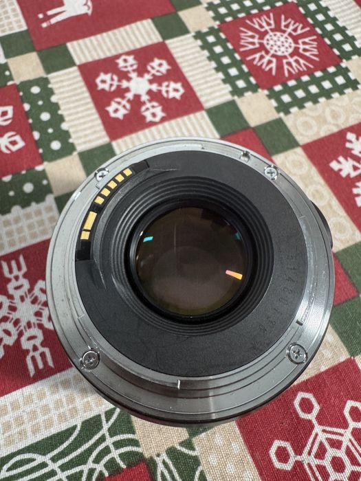 Canon EF 28mm f 1.8 USM