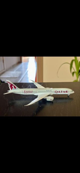 Qatar 787 NG models самолет 1:400