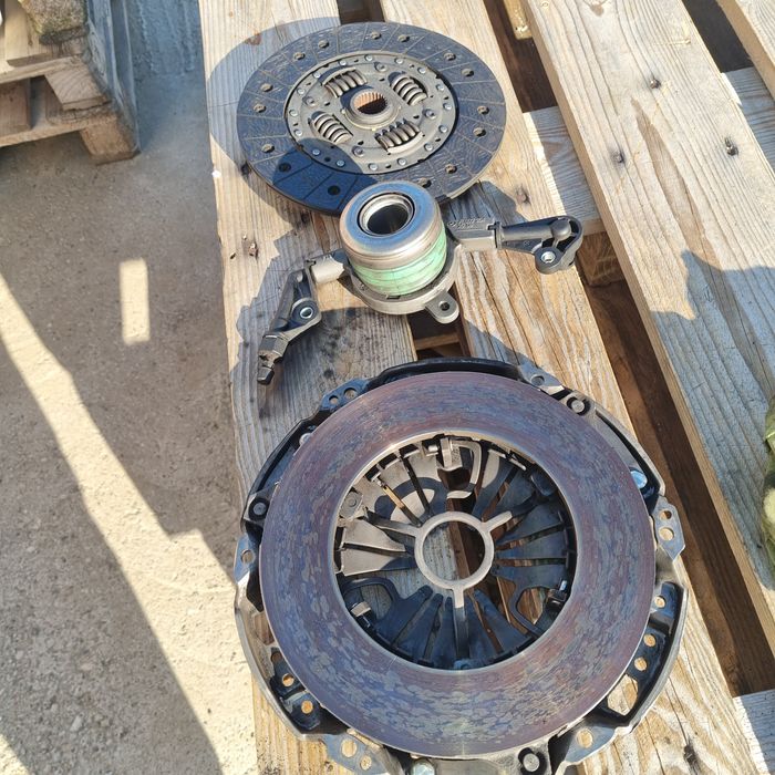 Ambeiaj Rulment placa disc mercedes vito 639 in stare foarte bună pe